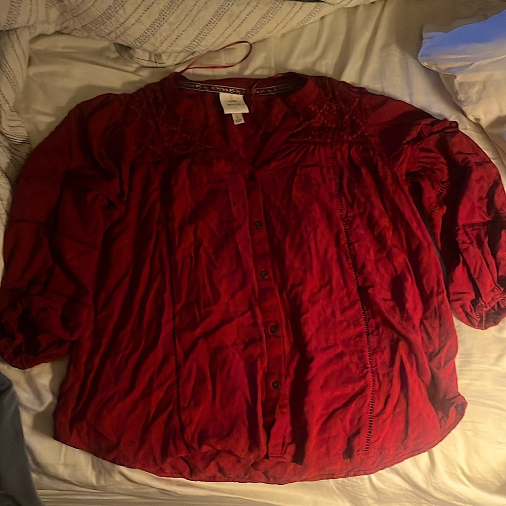 Brand new, never worn Knox Rose red blouse. Perfect with wide leg jeans for fall